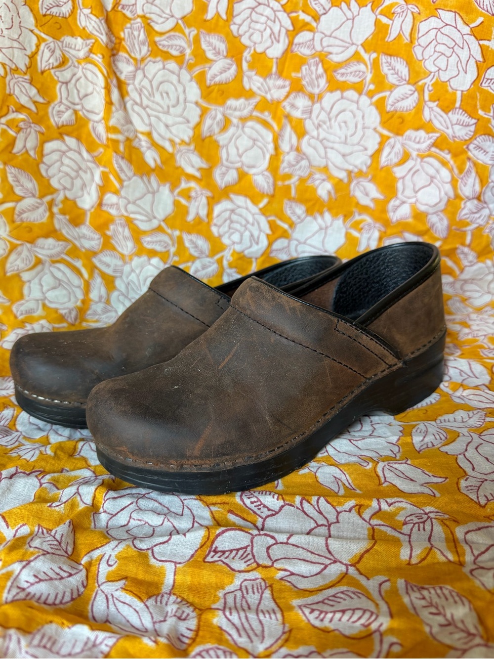 Dansko Antique Brown Women’s Professional Clogs Size EU 38/US 7.5